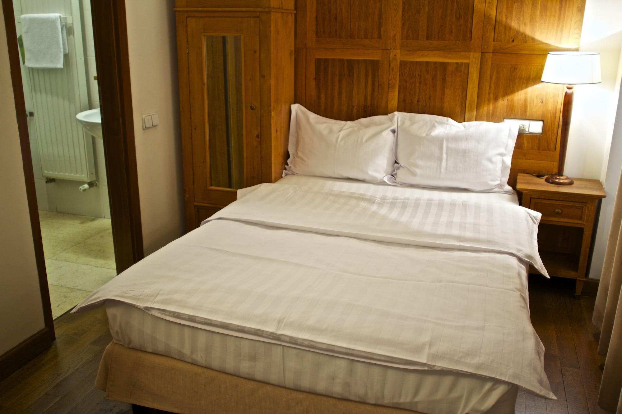 Rembrandt Old Town Hotel Bukares Bagian luar foto