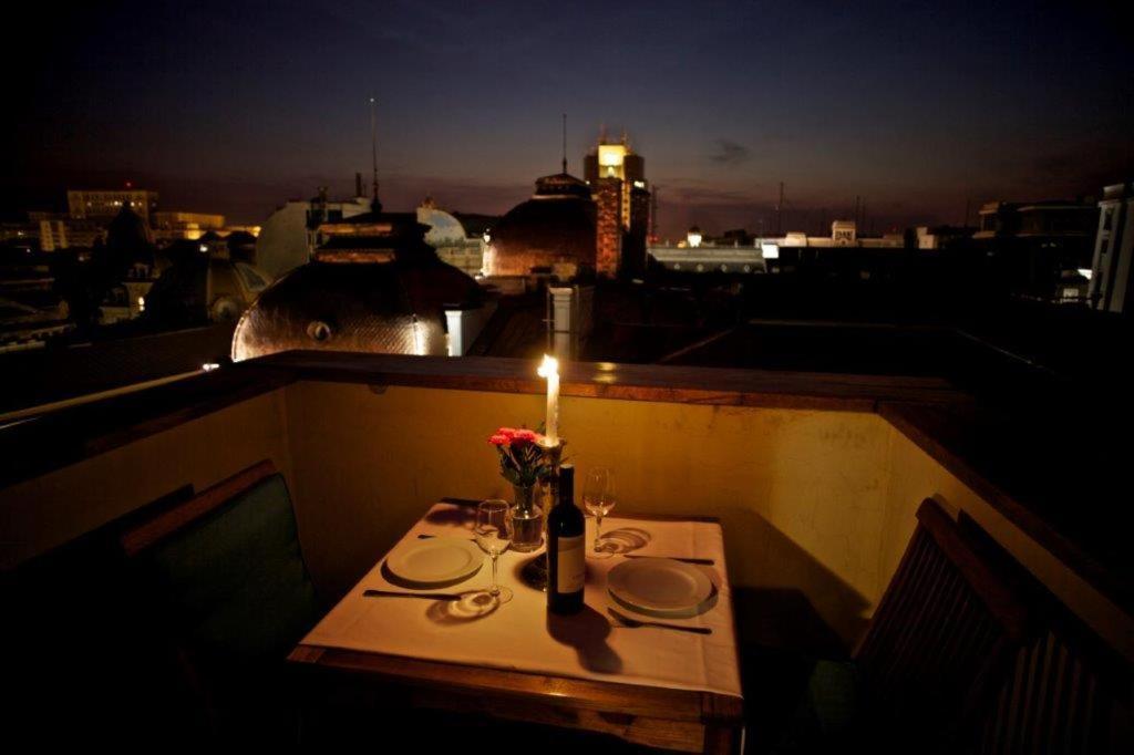 Rembrandt Old Town Hotel Bukares Bagian luar foto