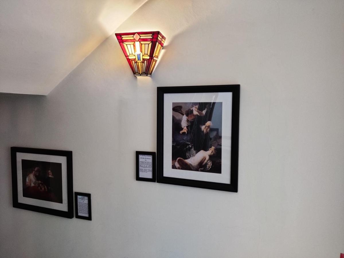 Rembrandt Old Town Hotel Bukares Bagian luar foto
